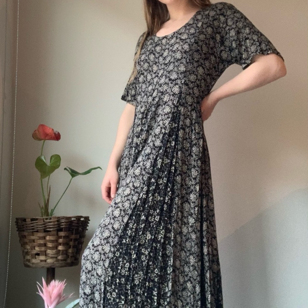 Vintage 90’s Black Floral Dress